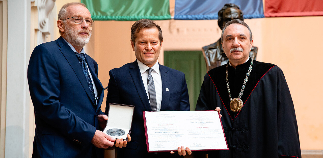 Picture of the News article Neumann Professorship for Ferenc Krausz