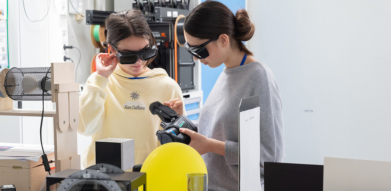 Picture of the News article a day as a quantum optics researcher